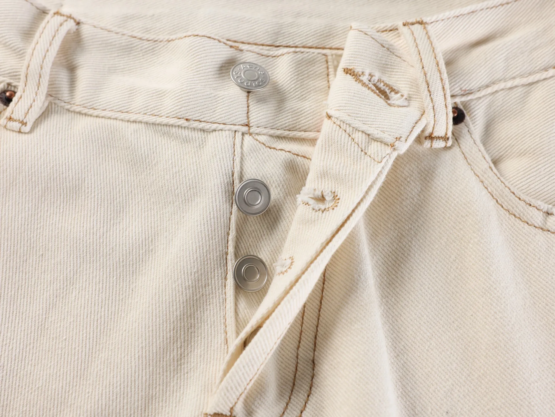 Acne 26SS 12-13.5 （oz） ， 7×7 ， ， / ， ， 。 ， + ， White， Retro 。 / ， 、 /White ， ， 。 / ， 、 ， + ， “ ” ， ， 。 Size:28-30-32